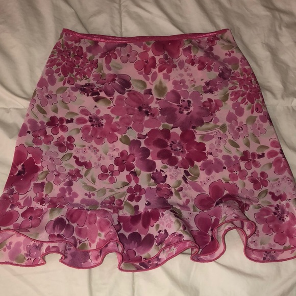 Brandy Melville Dresses & Skirts - Vintage Ruffle Floral Mini Skirt